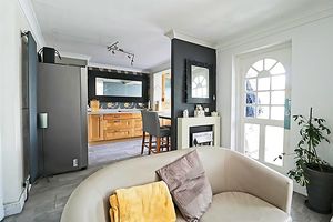 Reception Room- click for photo gallery